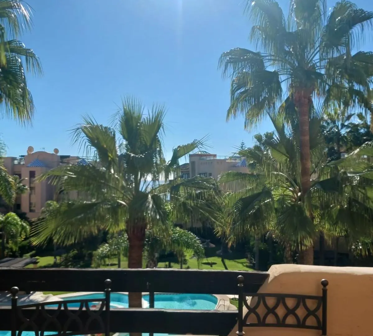 Relaxing Beach Side Apartment In Costalita Estepona