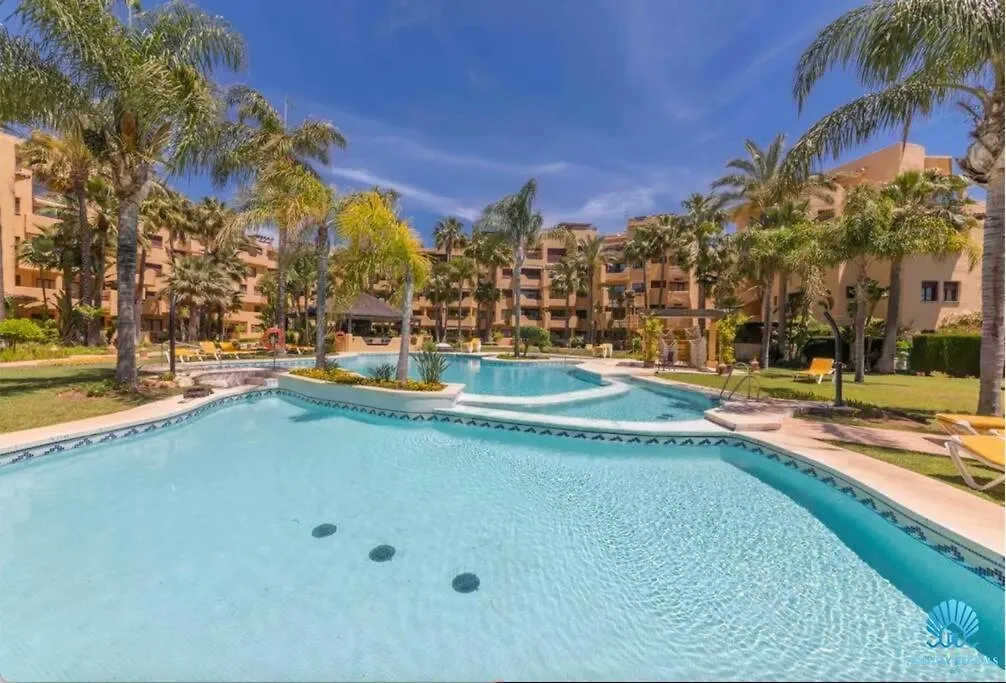 Relaxing Beach Side Apartment In Costalita Estepona
